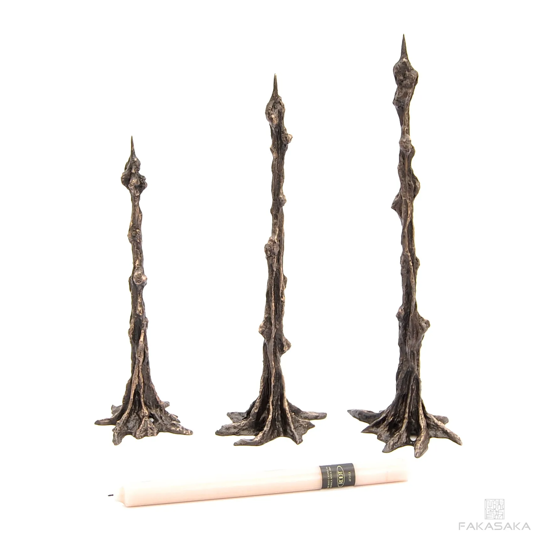 LEO<br><br>CANDLESTICK / SCULPTURE<br><br>BLACKBROWN BRONZE