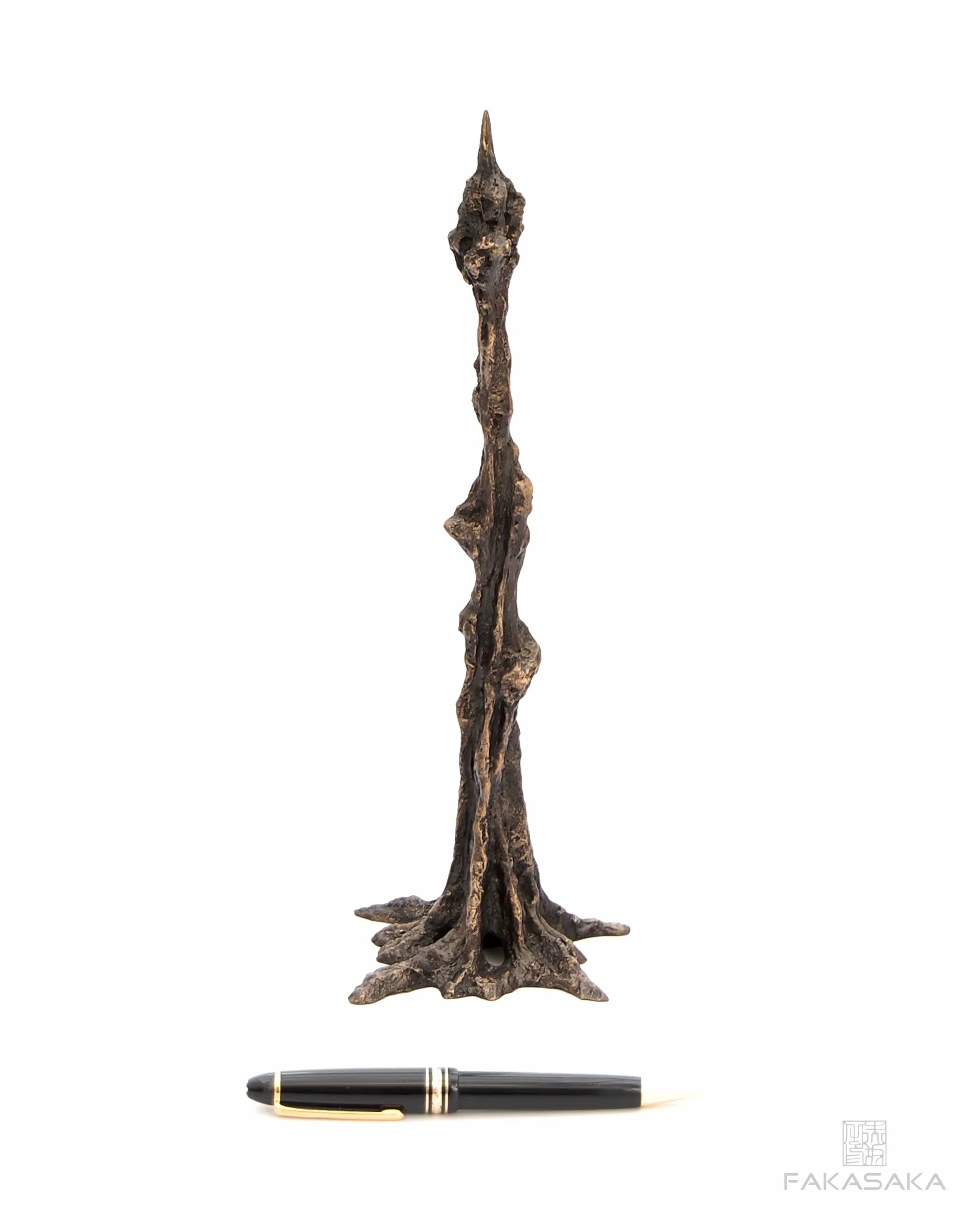 LEO<br><br>CANDLESTICK / SCULPTURE<br><br>BLACKBROWN BRONZE